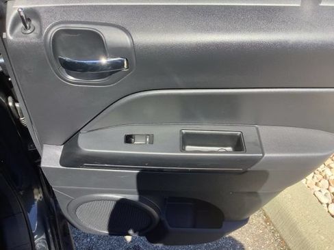 Used 2014 Jeep Patriot High Altitude FWD image 14