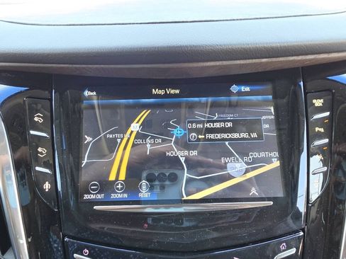 Used 2016 Cadillac Escalade ESV Luxury AWD/4WD image 17