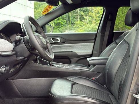 Certified 2023 Jeep Compass Latitude AWD/4WD image 13