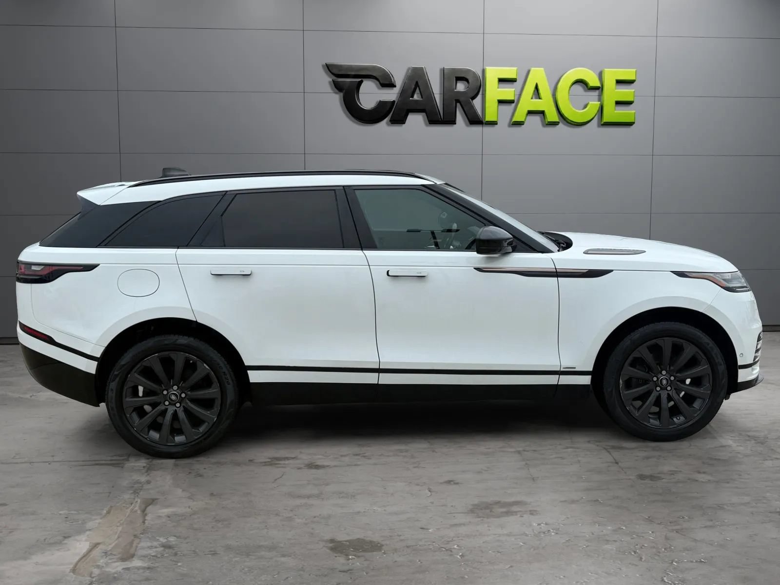 Used 2018 Land Rover Range Rover Velar R-Dynamic SE AWD/4WD image 14