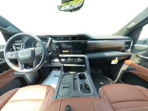 New 2025 GMC Sierra 2500 Denali Ultimate w/ Snow Plow Prep/Camper Package image 13