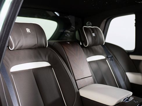 Used 2023 Rolls-Royce Cullinan w/ Cullinan Package AWD/4WD image 9