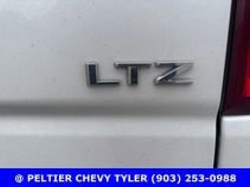 Used 2021 Chevrolet Silverado 1500 LTZ w/ LTZ Premium Package AWD/4WD image 7