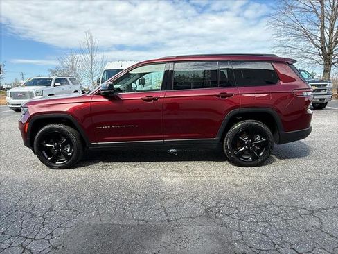 Certified 2025 Jeep Grand Cherokee L Limited w/ Black Appearance Package image 6