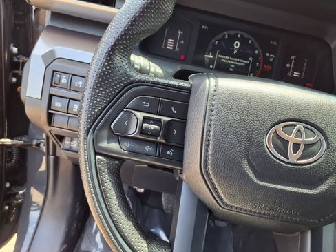 Used 2024 Toyota Tacoma SR5 AWD/4WD image 19