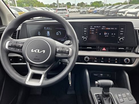 Used 2024 Kia Sportage LX AWD/4WD image 13