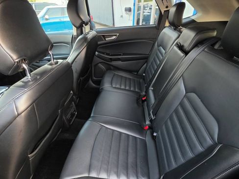 Used 2017 Ford Edge SEL w/ Equipment Group 201A AWD/4WD image 10