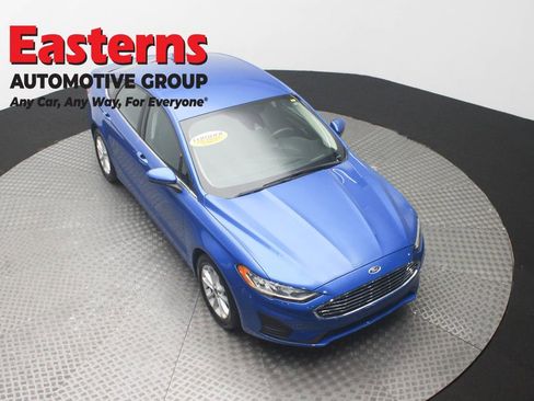 Used 2020 Ford Fusion SE FWD image 3
