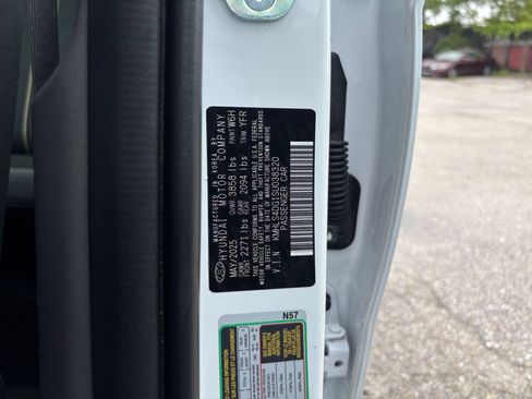 Used 2025 Hyundai Elantra SEL FWD image 25