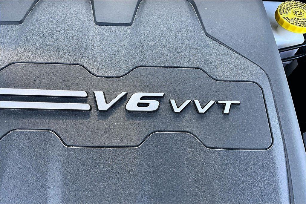 Used 2022 Jeep Cherokee Trailhawk w/ Comfort/Convenience Group AWD/4WD image 30