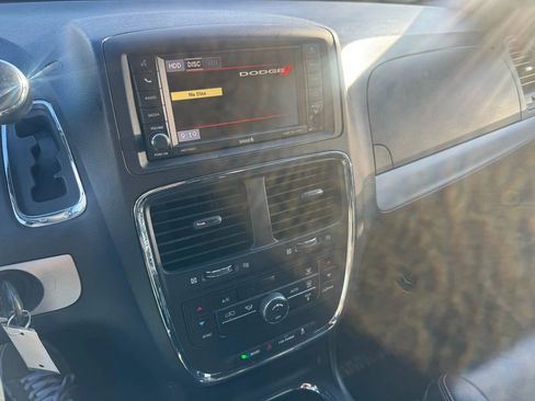 Used 2014 Dodge Grand Caravan R/T image 28