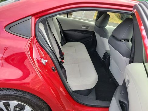 Used 2020 Toyota Corolla LE image 16