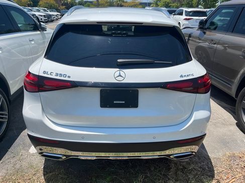 Used 2025 Mercedes-Benz GLC 350e 4MATIC image 6
