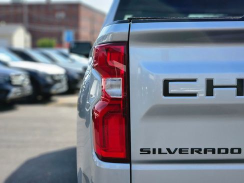 Used 2022 Chevrolet Silverado 1500 Custom w/ Rally Edition AWD/4WD image 9