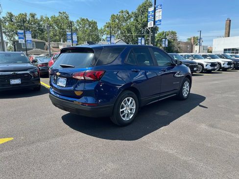 Used 2022 Chevrolet Equinox LS FWD image 3