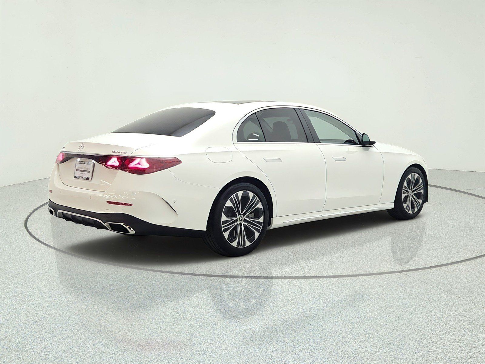 Used 2026 Mercedes-Benz E 450 4MATIC Sedan w/ Winter Package image 5