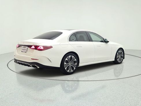 Used 2026 Mercedes-Benz E 450 4MATIC Sedan w/ Winter Package image 5