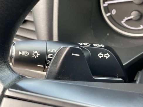 Used 2024 Nissan Rogue SV image 19