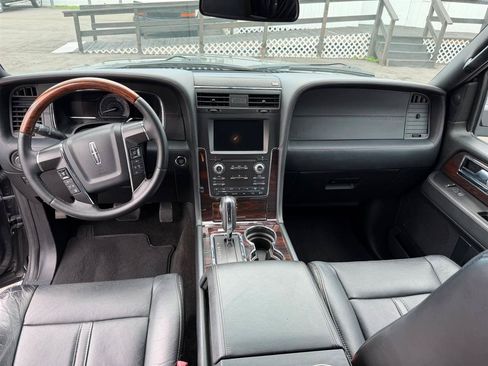 Used 2016 Lincoln Navigator L Reserve AWD/4WD image 30
