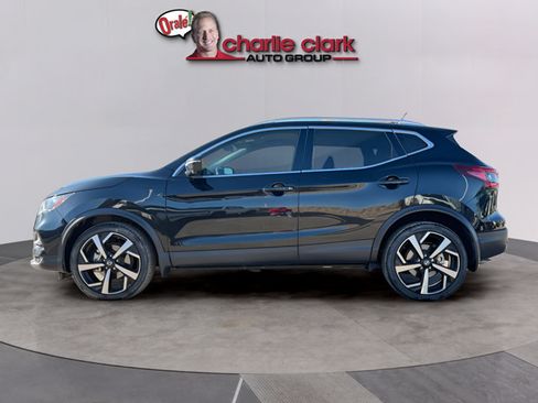 Certified 2022 Nissan Rogue Sport SL AWD/4WD image 2