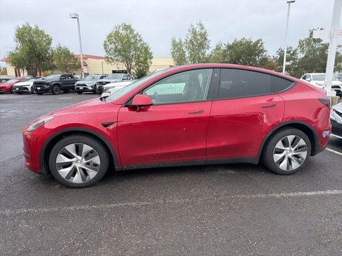 Used 2021 Tesla Model Y Long Range image 17