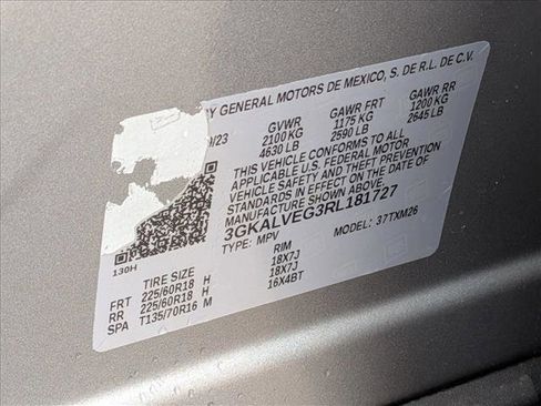 Used 2024 GMC Terrain SLT image 23