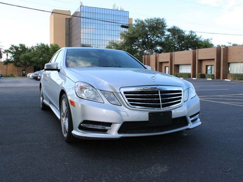Used 2013 Mercedes-Benz E 350 4MATIC Sedan image 20