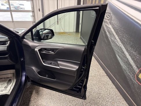 Used 2021 Toyota RAV4 XLE image 25