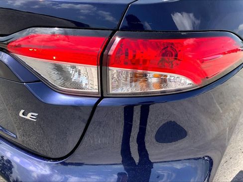 Used 2025 Toyota Corolla LE FWD image 30