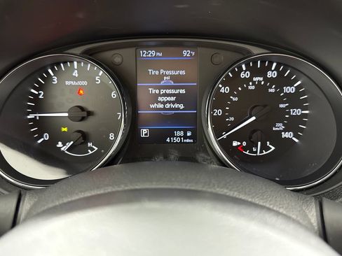 Used 2020 Nissan Rogue SV FWD image 15