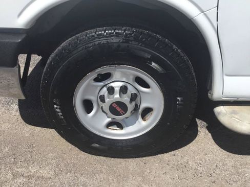 Used 2014 GMC Savana 2500 RWD image 21