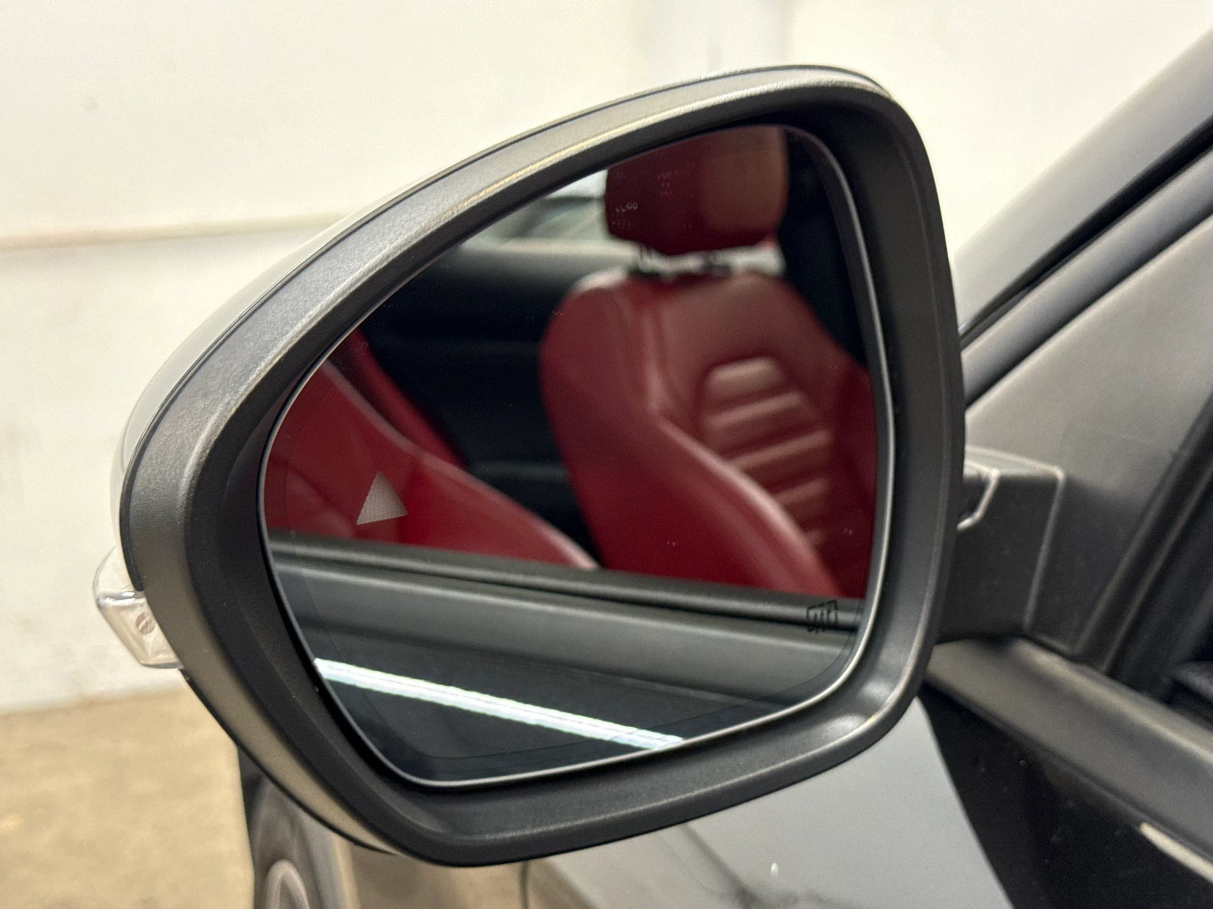 Used 2023 Alfa Romeo Stelvio Sprint RWD image 31