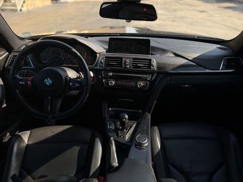 Used 2018 BMW M4 Coupe RWD image 17