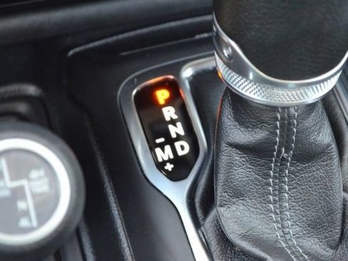Used 2024 Jeep Wrangler Unlimited Sahara AWD/4WD image 28
