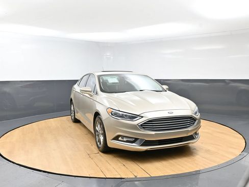 Used 2018 Ford Fusion Energi Titanium FWD image 40