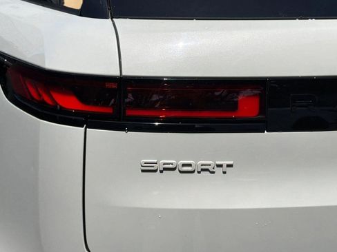 Used 2024 Land Rover Range Rover Sport Dynamic SE AWD/4WD image 12