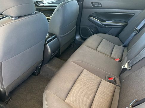 Used 2023 Nissan Altima 2.5 SV FWD image 12