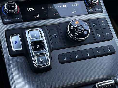 Used 2024 Hyundai Palisade Calligraphy image 17