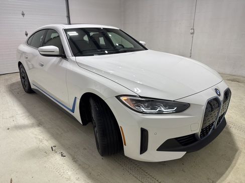 Used 2023 BMW i4 eDrive40 w/ Premium Package image 3