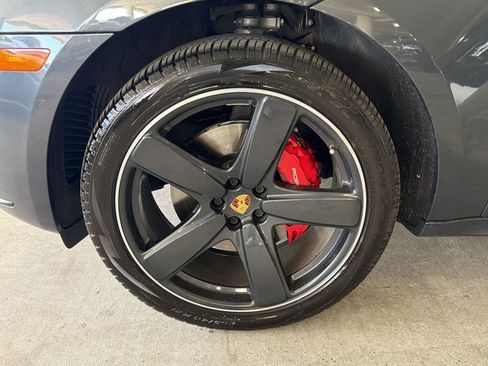 Used 2017 Porsche Macan Turbo AWD/4WD image 11