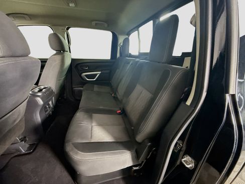 Used 2024 Nissan Titan SV w/ SV Convenience Package RWD image 25