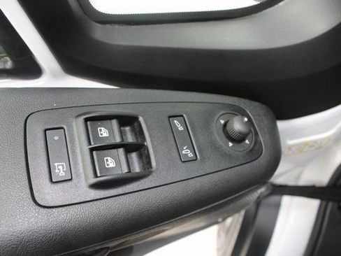 Used 2025 RAM ProMaster 2500 w/ Convenience Group image 14