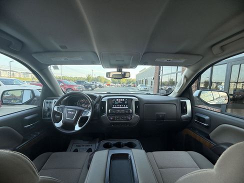 Used 2017 GMC Sierra 1500 SLE w/ SLE Value Package AWD/4WD image 16