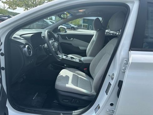 Certified 2023 Hyundai Kona SE FWD image 9