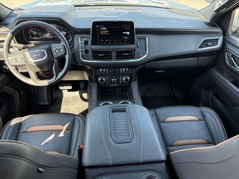 Used 2024 GMC Yukon XL AT4 w/ Technology Package image 16