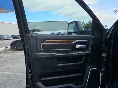 Used 2024 RAM 2500 Laramie AWD/4WD image 12