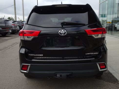 Used 2019 Toyota Highlander Limited AWD/4WD image 4