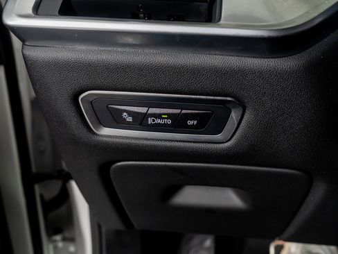 Used 2025 BMW X7 xDrive40i w/ M Sport Package image 43