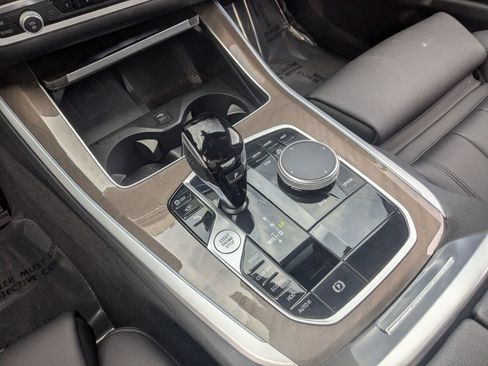 Used 2022 BMW X5 xDrive40i w/ Premium Package AWD/4WD image 16