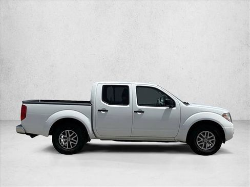 Used 2016 Nissan Frontier SV RWD image 4